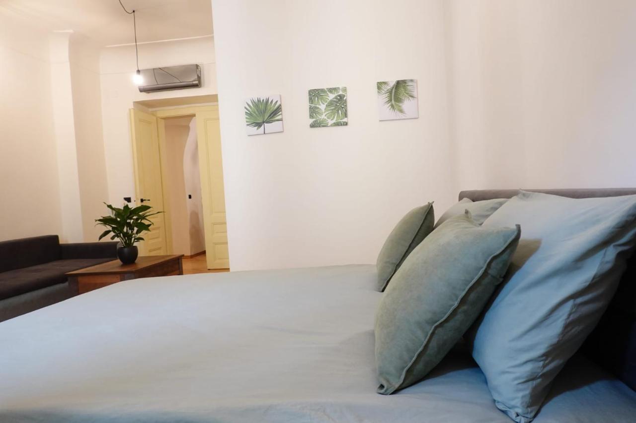 The Industrique Home - 3 Bedroom Apartment Temesvár Kültér fotó