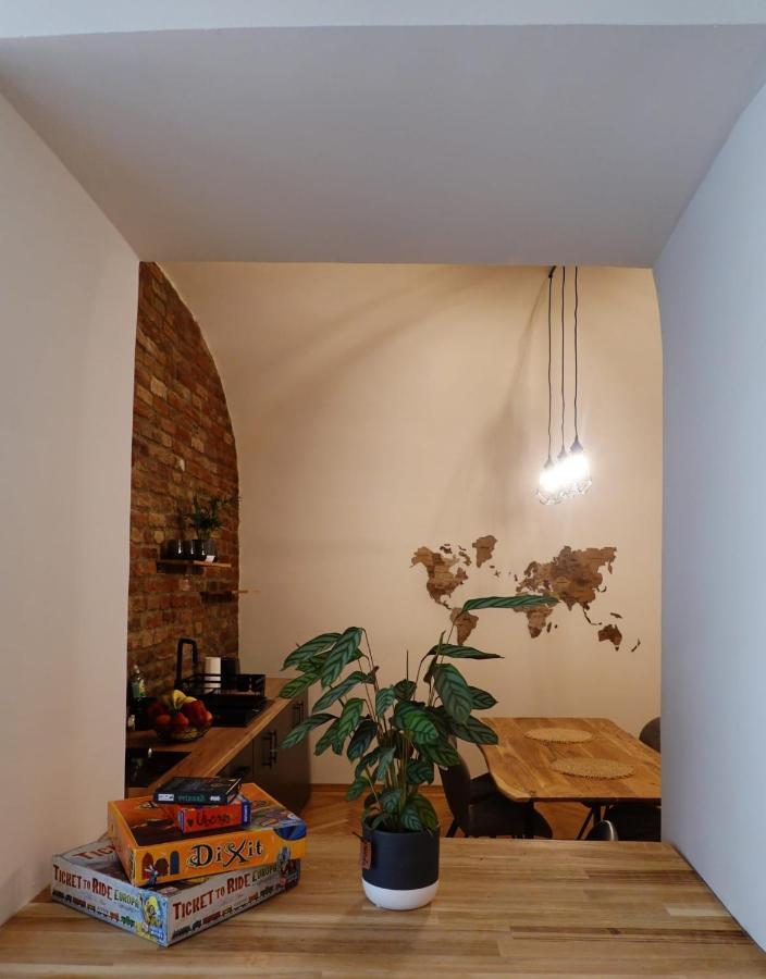 The Industrique Home - 3 Bedroom Apartment Temesvár Kültér fotó