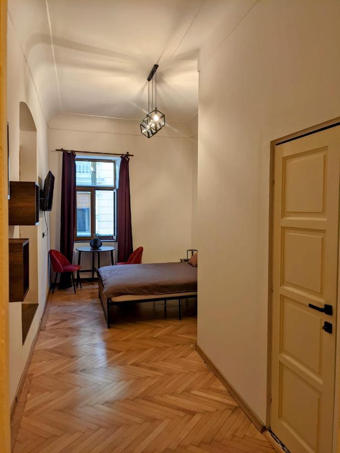 The Industrique Home - 3 Bedroom Apartment Temesvár Kültér fotó